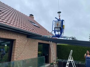 Levage de pergola bioclimatique : manutentionner une structure encombrante